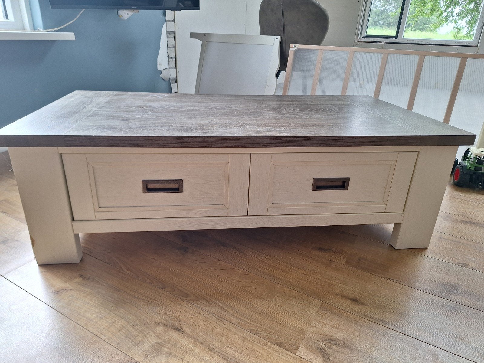 Salontafel met lades, 130x67 cm, met beschadigingen, Huis en Inrichting, Gebruikt, 100 tot 150 cm, Rechthoekig, 50 tot 100 cm