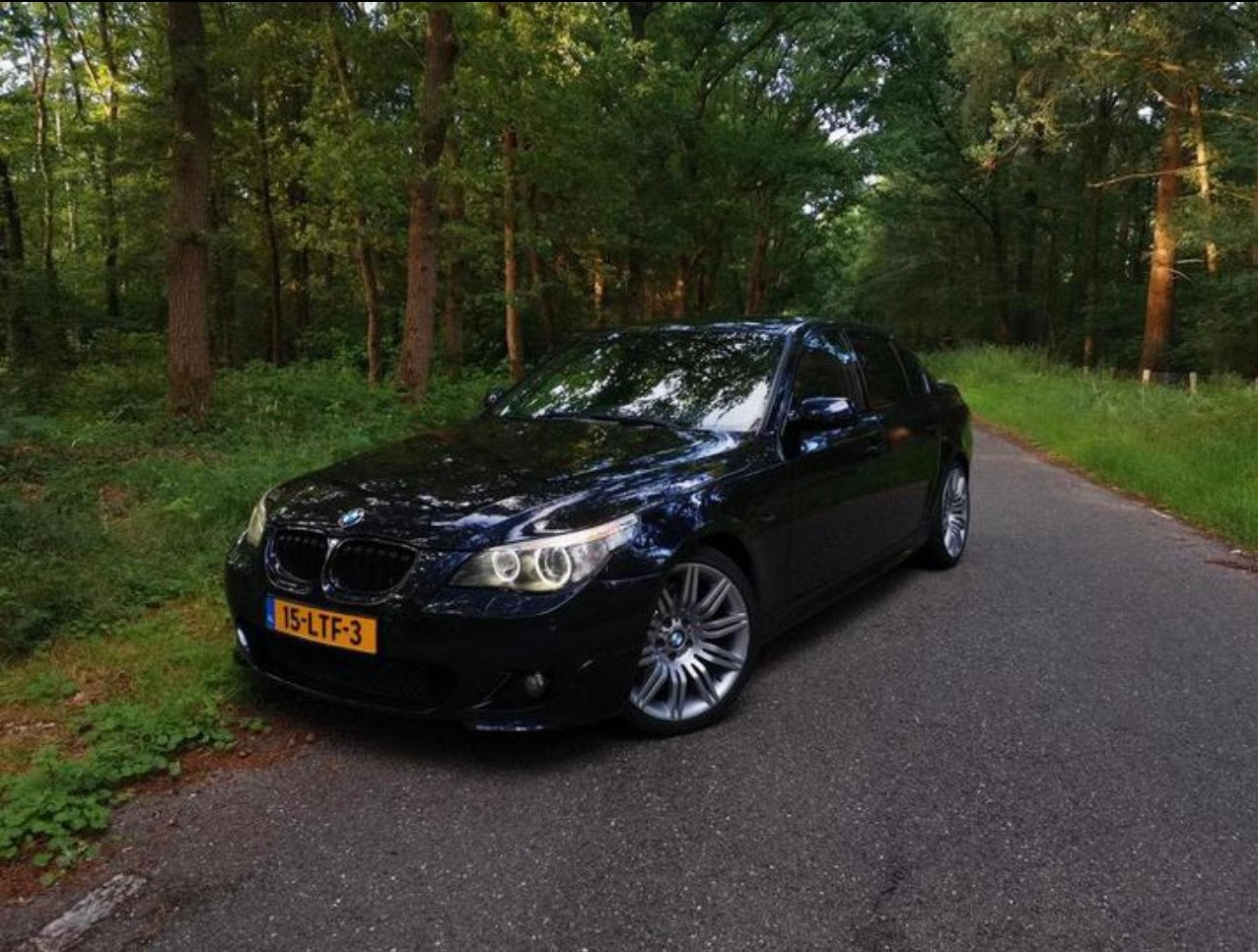 BMW 540i E60 4.0 v8 | M-pakket , Motor gereviseerd , dakraam, Achterwielaandrijving, 8 cilinders, Skiluik, Zwart