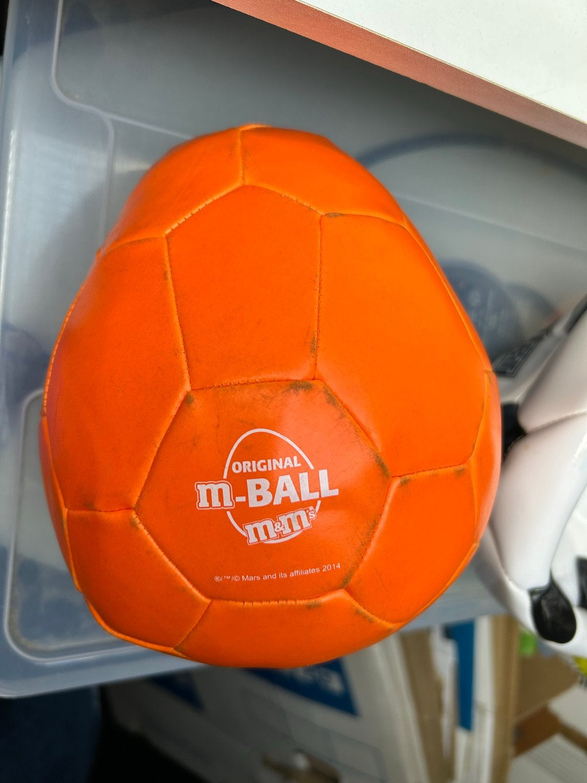 M-Ball M&M's voetbal peanut ball oranje, Ophalen of Verzenden, Gebruikt, Gebruiksvoorwerp