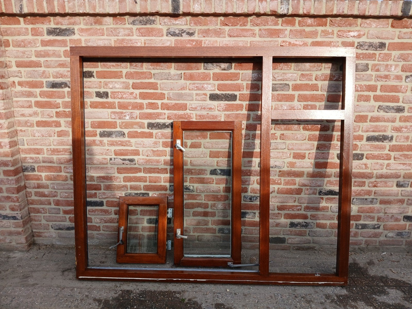 Hardhouten kozijn met twee raampjes, Doe-het-zelf en Verbouw, Ophalen, Gebruikt, Raamkozijn, 150 tot 225 cm