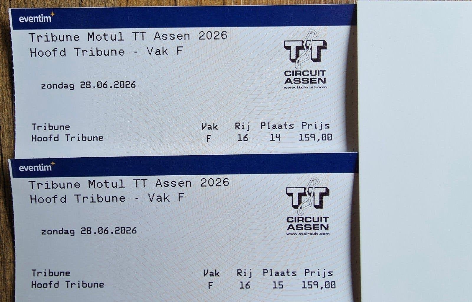 2 TT Kaarten Hoofdtribune, Bovenste Rij - bij Start/Finish, Twee personen, Juni
