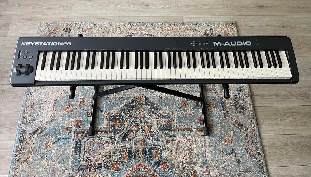 M-Audio Keystation 88 semi-gewogen aanslaggevoelige toetsen, 88 toetsen, Zo goed als nieuw, Midi-aansluiting, Ophalen