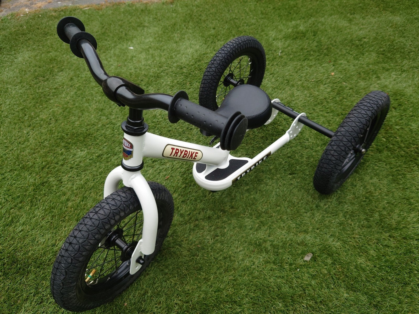 Nieuwe stoere witte Trybike driewieler loopfiets, Ophalen, Nieuw, Loopfiets