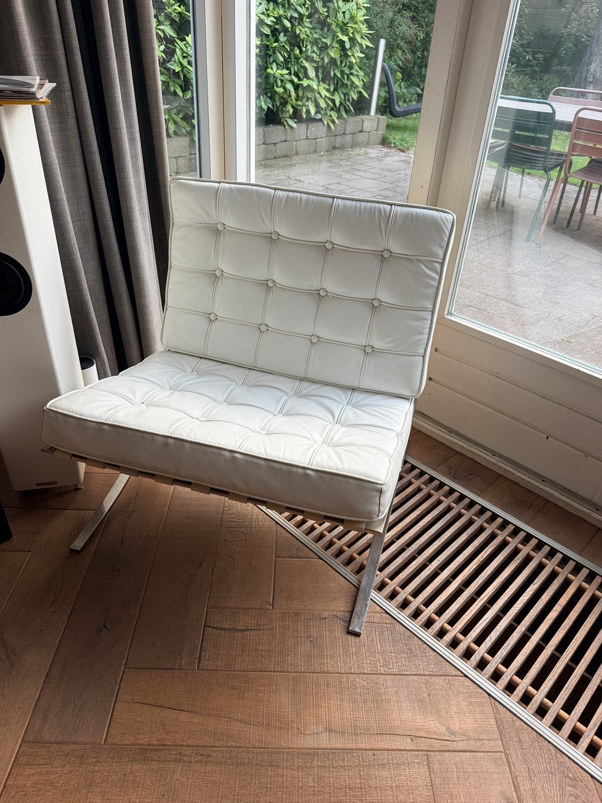 Barcelonachair replica wit leer, Huis en Inrichting, Fauteuils, Ophalen, Gebruikt, Minder dan 75 cm, Leer