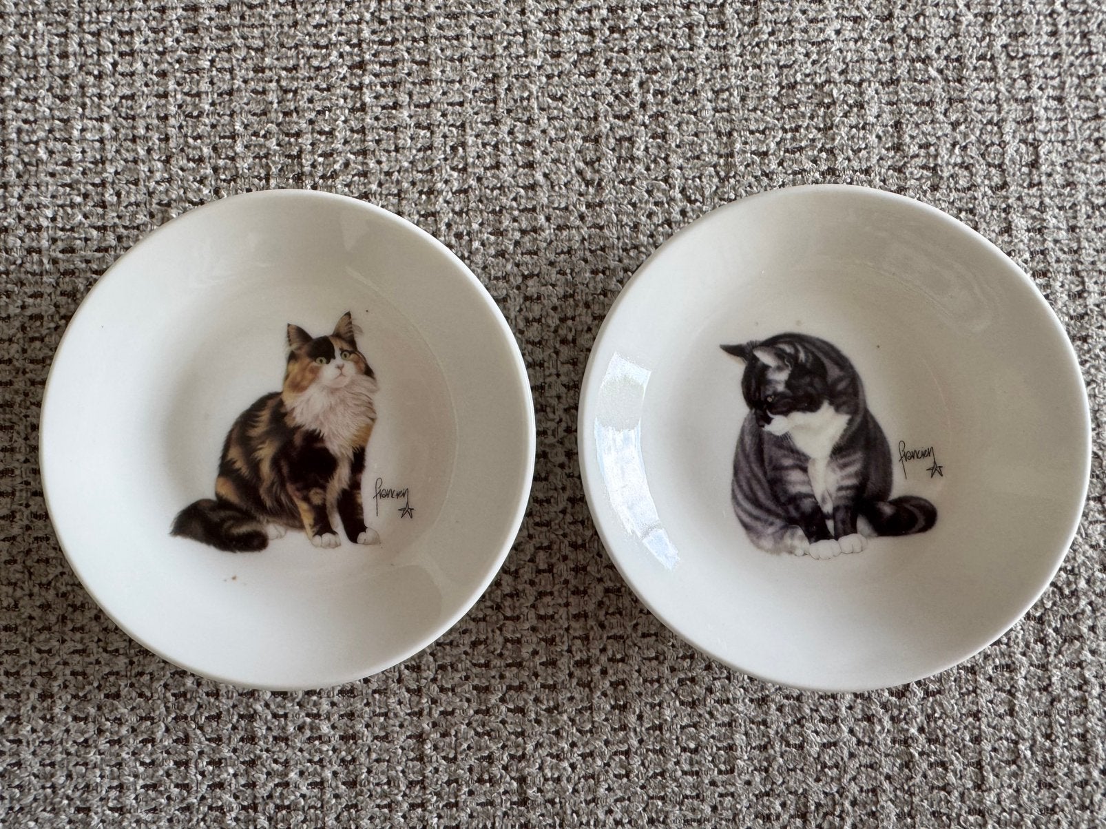 Francien katten / poezen kleine schoteltjes, Antiek en Kunst, Antiek | Porselein, Ophalen of Verzenden