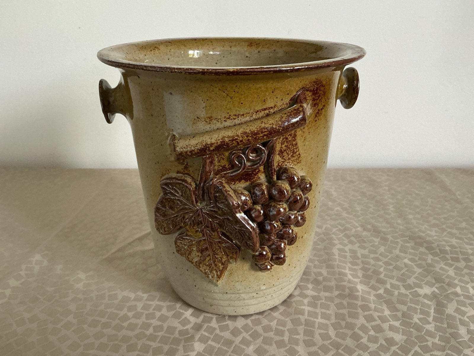 Vintage Aardewerk Wijnkoeler met Druivenmotief, Antiek en Kunst, Ophalen of Verzenden