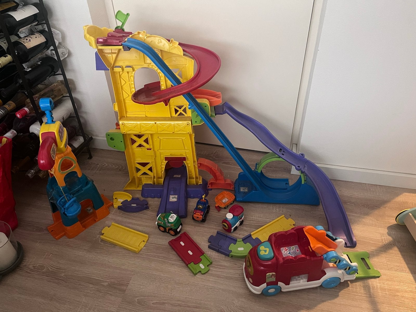 Grote set VTech Toet Toet Auto's met garage.gratis hijskraan, Ophalen, Gebruikt, 6 maanden tot 2 jaar
