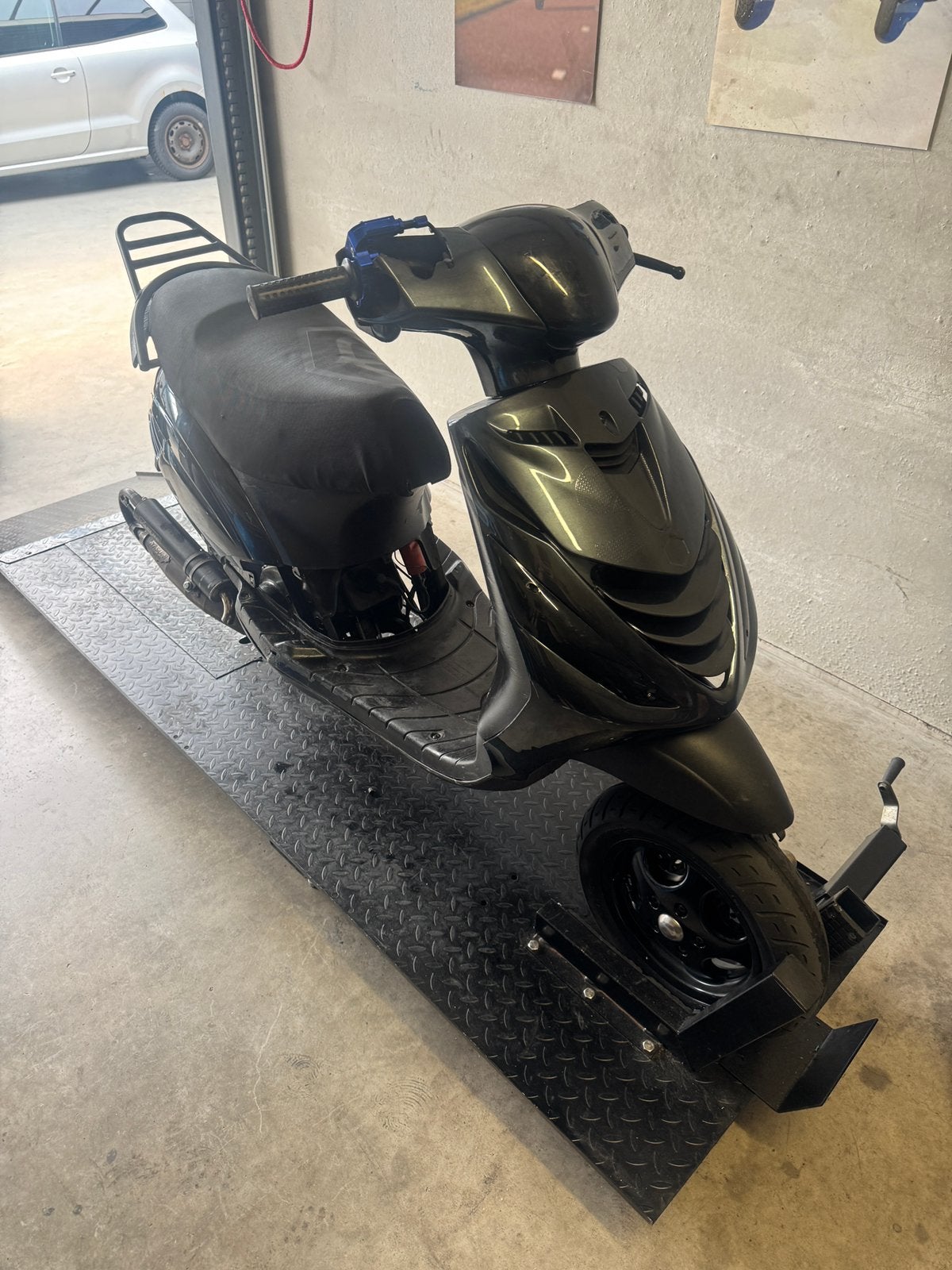 Zip 70 cc, Fietsen en Brommers, Brommeronderdelen | Scooters, Ophalen, Zo goed als nieuw