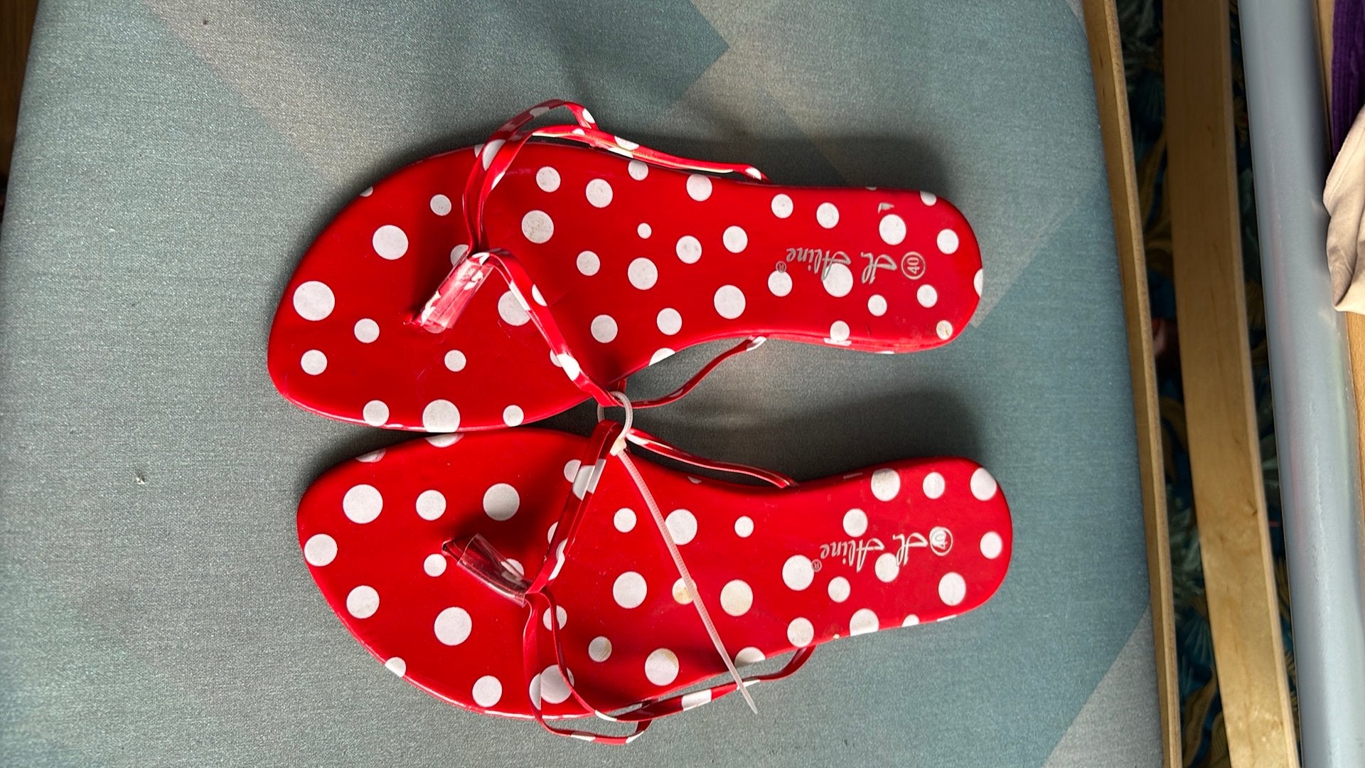 Slippers, Ophalen of Verzenden, Nieuw, Slippers