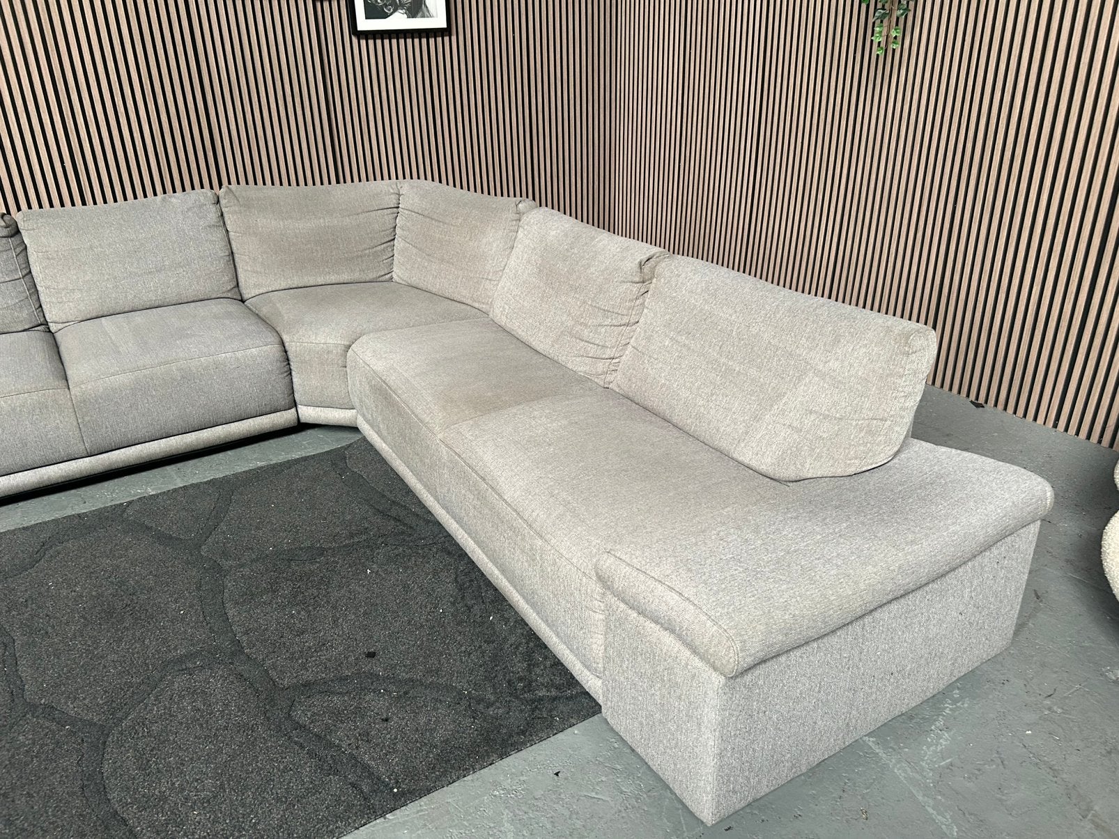 GRATIS LEVERING LICHT GRIJZE HOEKBANK 265X290 GEREINIGD, 250 tot 300 cm, Hoekbank, Ophalen of Verzenden, Zo goed als nieuw