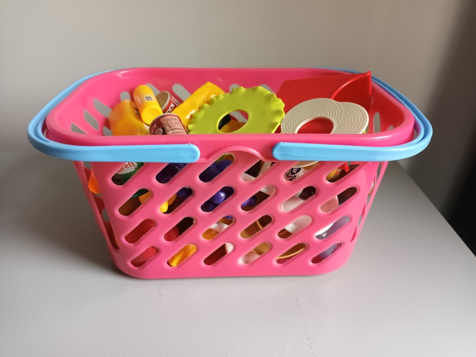 Klein boodschappenmandje met boodschappen speelgoed plastic, Ophalen of Verzenden, Gebruikt, Kunststof, Speelkeuken-accessoire