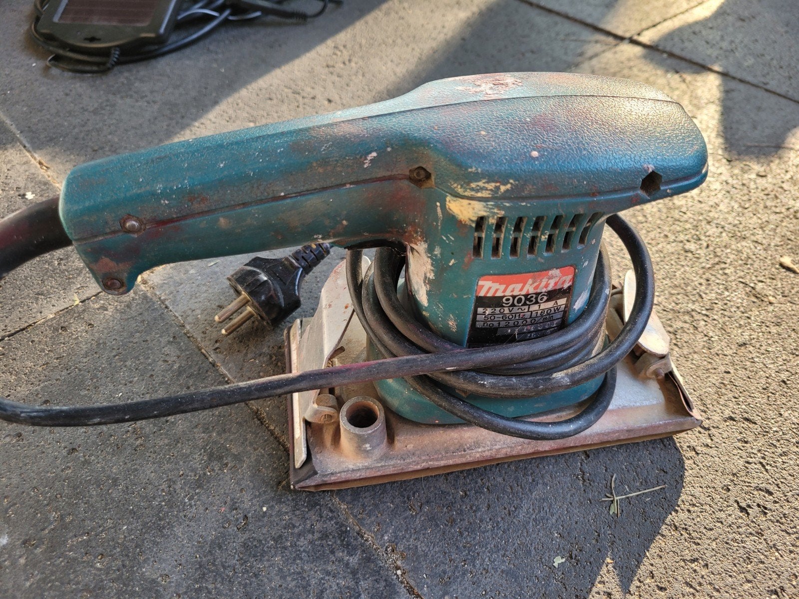 Makita 9036 schuurmachine, Ophalen of Verzenden, Gebruikt, Minder dan 600 watt, Vlakschuurmachine
