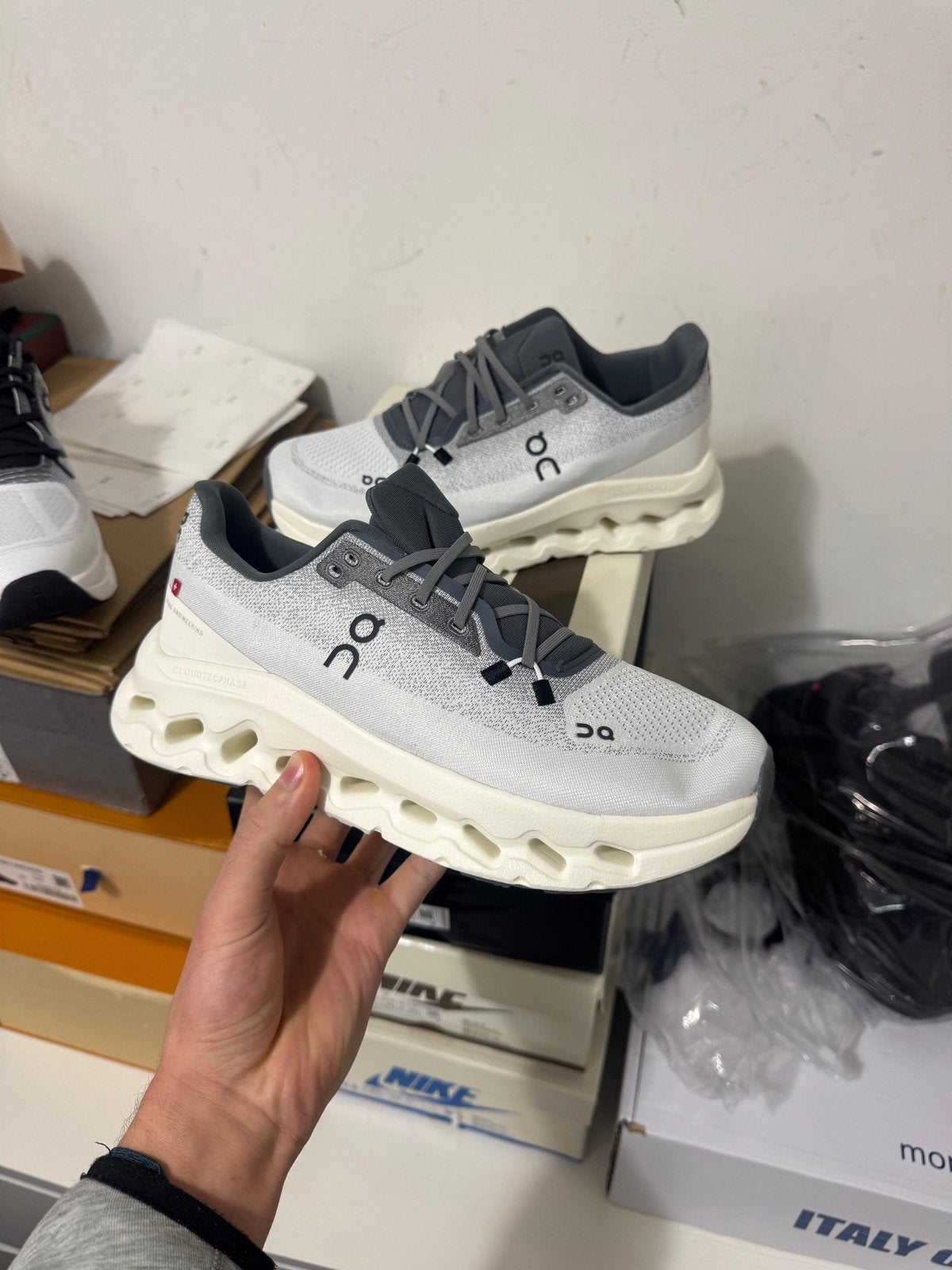 On Cloudtilt ‘Rock/Ivory’ sneaker, Kleding | Dames, Schoenen, Ophalen of Verzenden, Nieuw