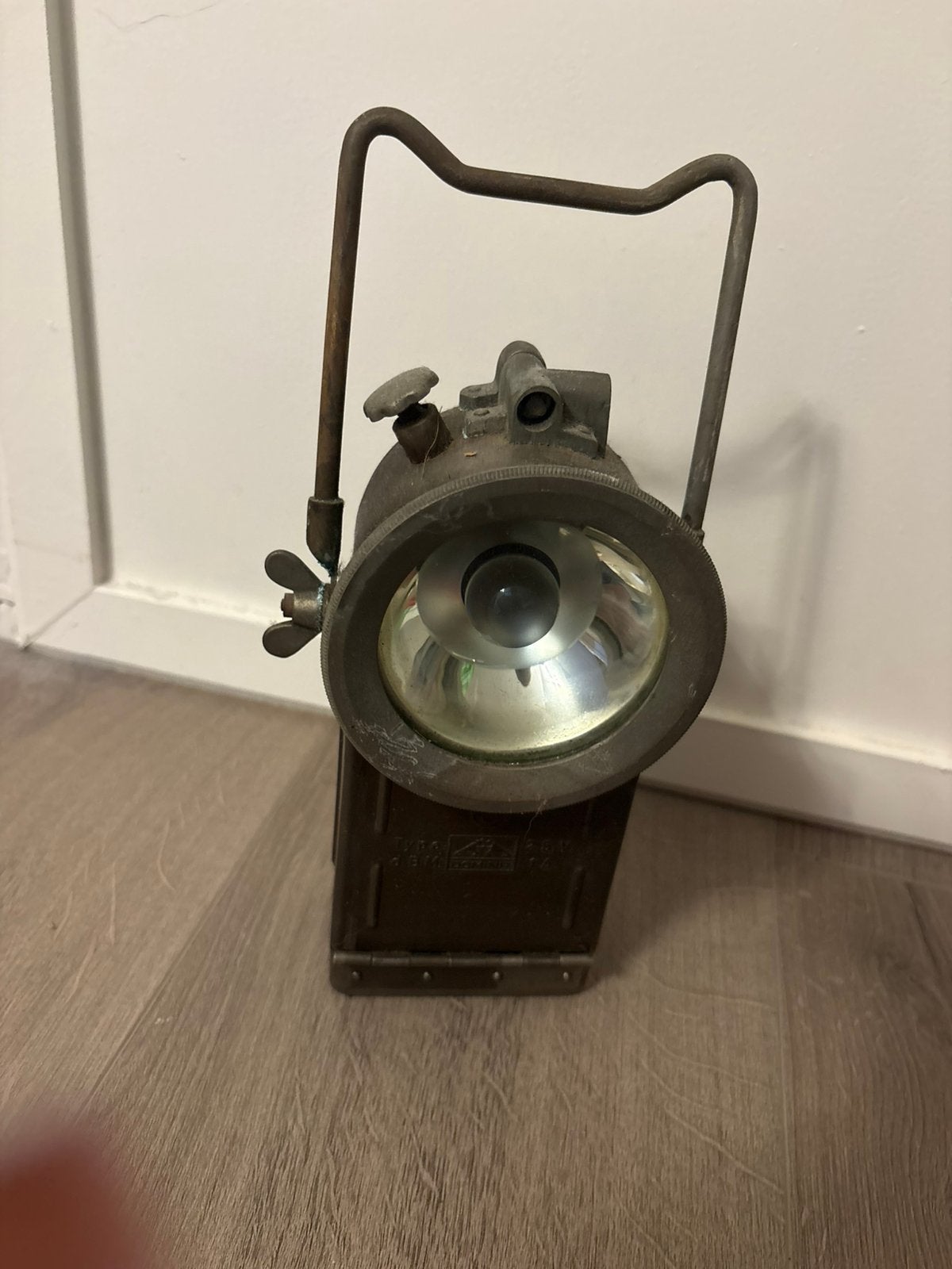Oude metalen mijnwerkerslamp – Vintage – Industrieel erfgoed, Ophalen of Verzenden, Zo goed als nieuw, Batterij