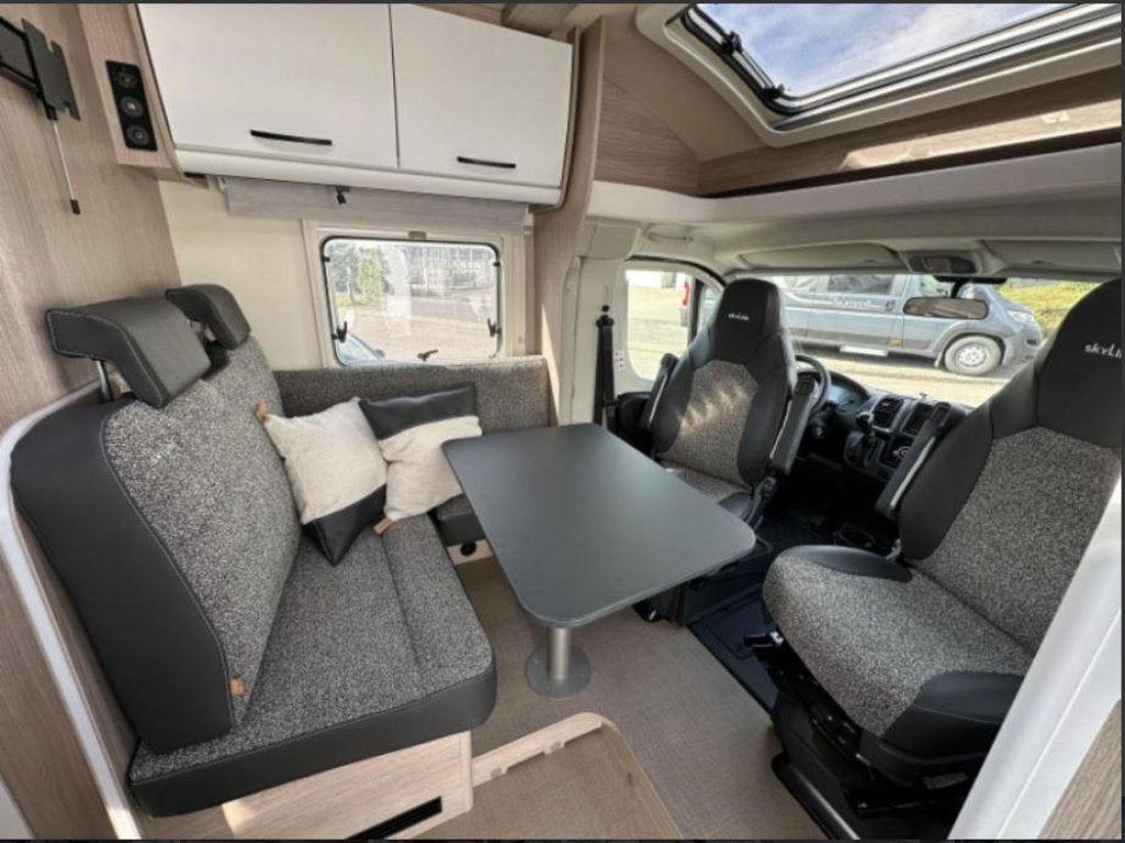 Bürstner Lyseo Skyline 690G 2 APARTE BEDDEN-AUTOMAA, Automaat, Ringverwarming, Fiat, Koelkast