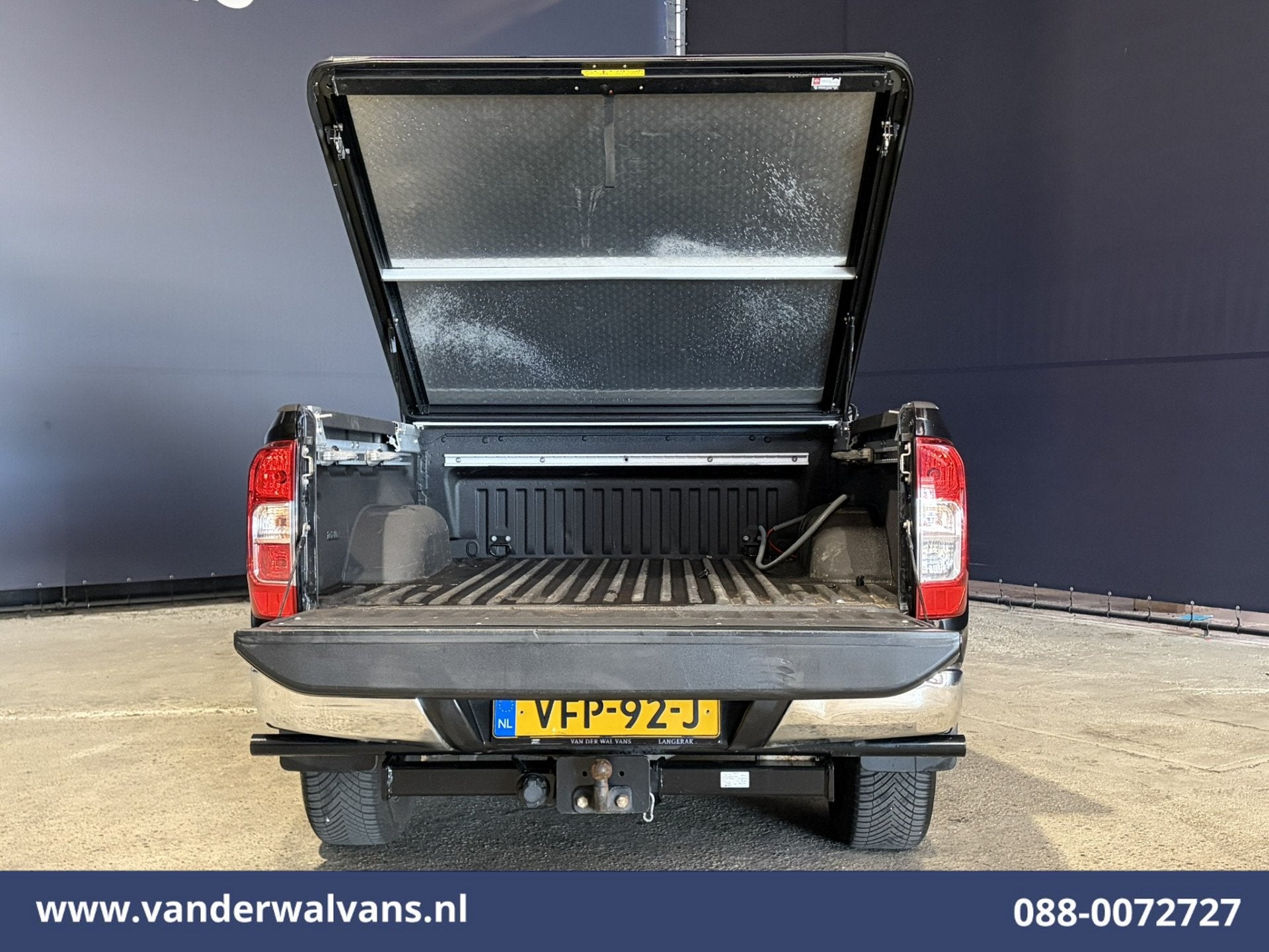 Nissan Navara 2.3 dCi 164pk 4x4 Aandrijving Euro6 Airco | 35, Auto's, Verwarmde buitenspiegels, Dealer onderhouden, Gebruikt, 4 cilinders