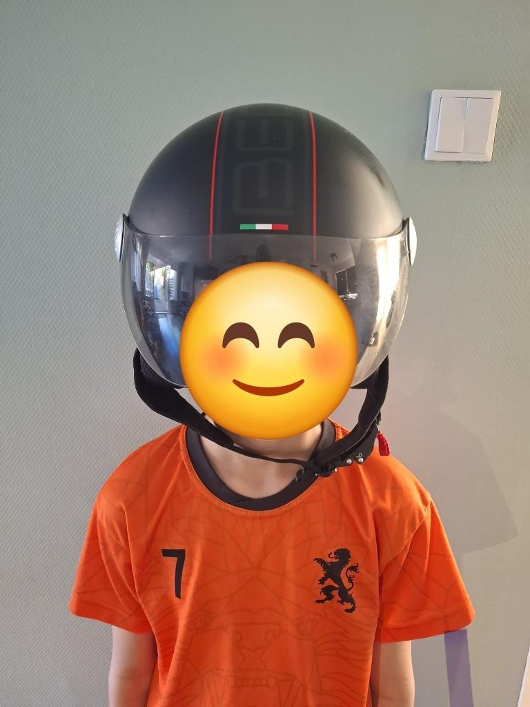 Helm scooter / brommer kindermaat, Ophalen, Gebruikt, Extra small of kleiner, Beon
