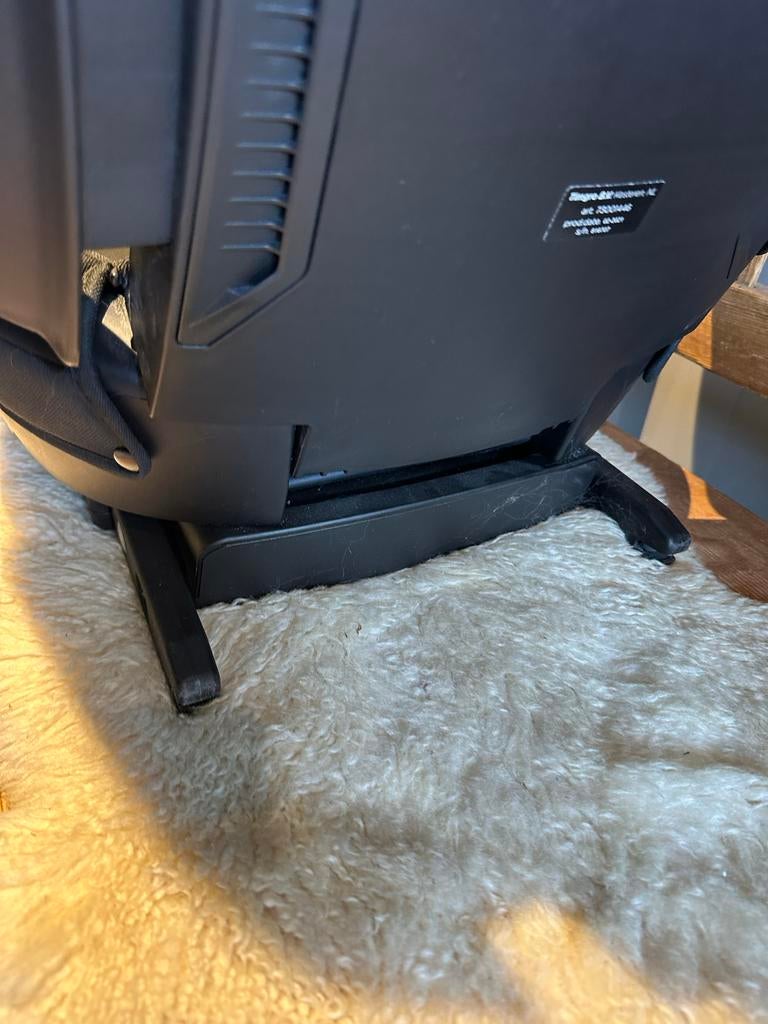 KIDSRIVER Autostoel - Zwart, met isofix, Autogordel of Isofix, Verstelbare rugleuning, Zo goed als nieuw, 9 t/m 36 kg