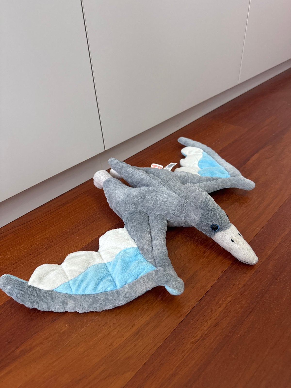 Grijze Pterodactylus Knuffel - Zo goed als nieuw, Kinderen en Baby's, Speelgoed | Knuffels en Pluche, Ophalen, Overige merken