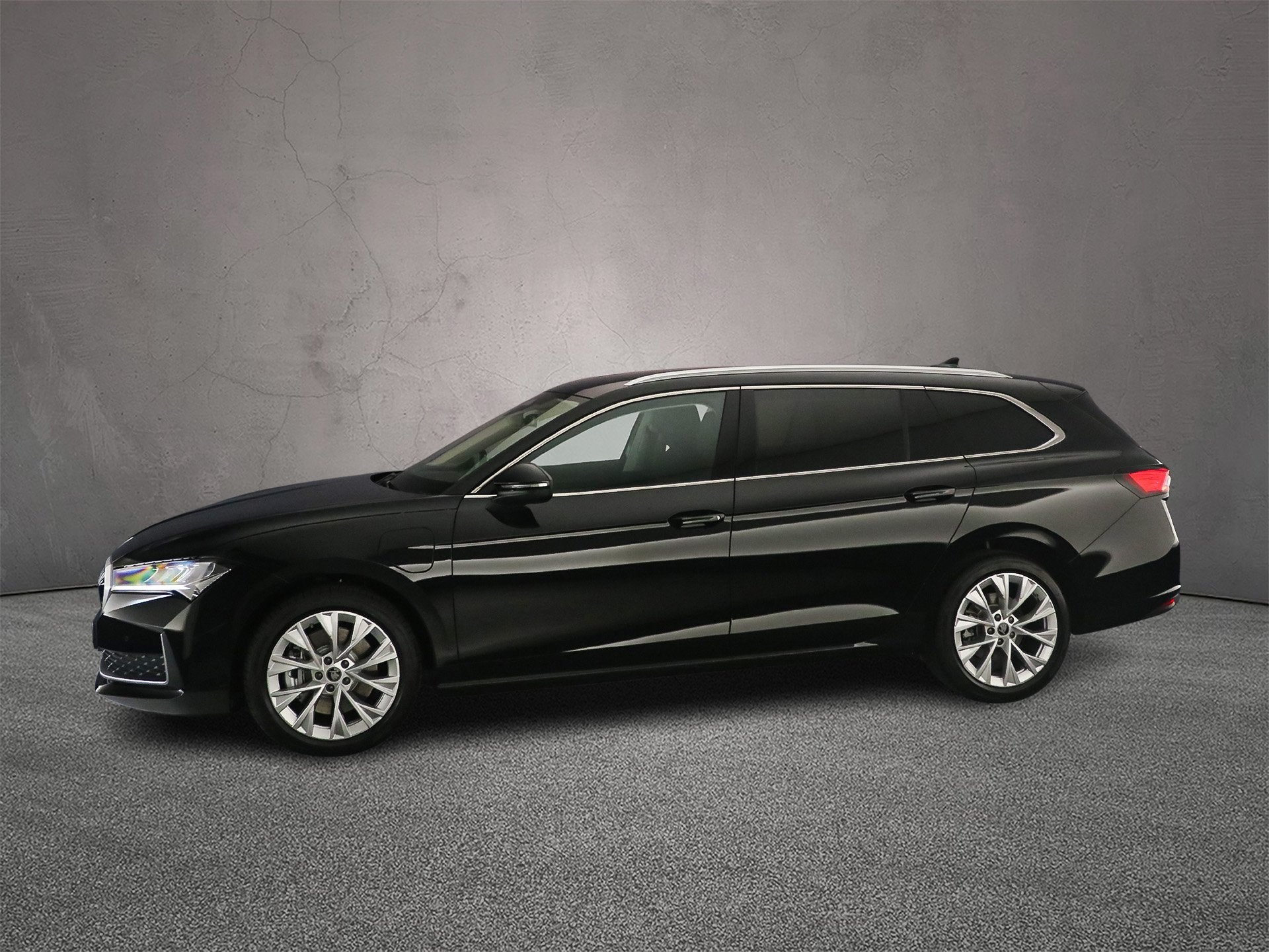 Skoda Superb Combi, Auto's, Skoda, Euro 6, 4 cilinders, 135 min, Zwart