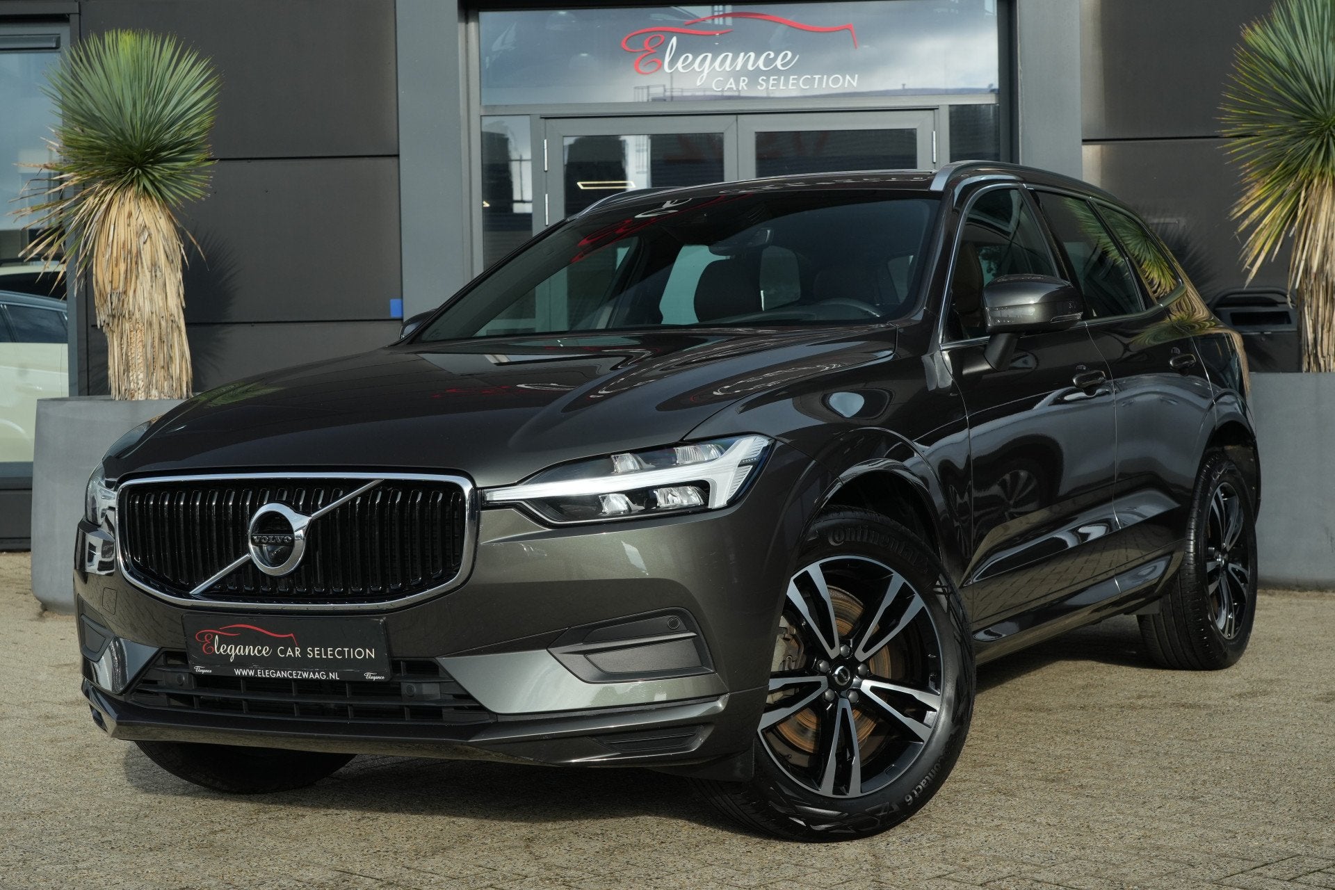 Volvo XC60 2.0 B5 Momentum Exclusive Volvo XC60 2.0 B5 Momen, 15 km/l, Gebruikt, Euro 6, 4 cilinders