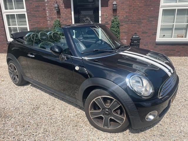 Mini Cabrio 1.6 120pk 2010 Zwart. Lederen bekleding !, Auto's, 4 cilinders, Cabriolet, 4 stoelen, Origineel Nederlands
