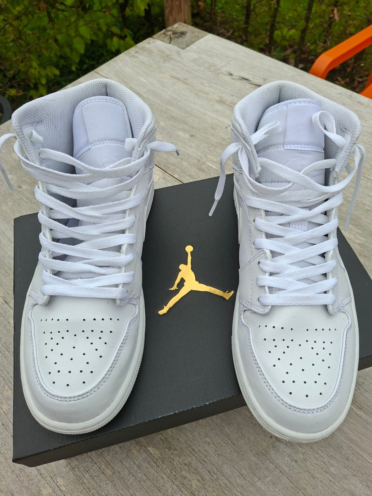 Nike Air Jordan 1 mid witte sneakers, mt. 10/44 = 43, Wit, Nieuw, Ophalen of Verzenden, Sneakers of Gympen