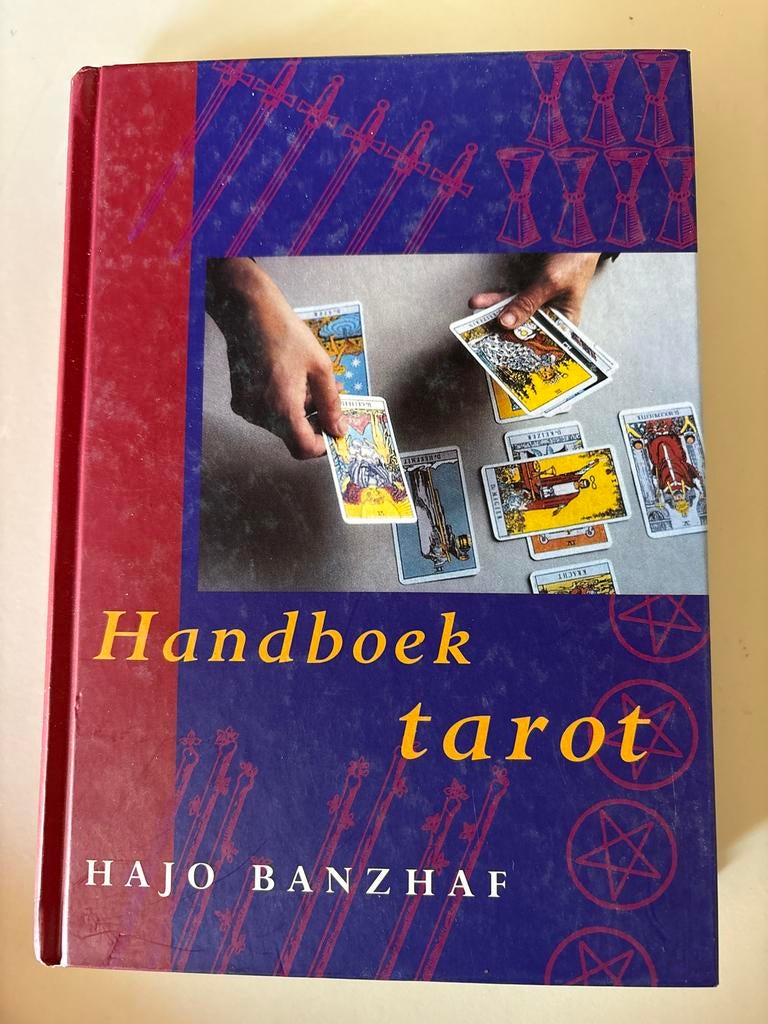 Handboek Tarot - Hajo Banzhaf, Tarot of Kaarten leggen, Verzenden, Zo goed als nieuw, Instructieboek
