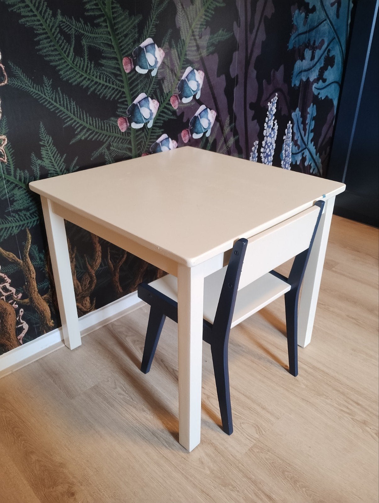 Stevige kindertafel met vintage stoeltje, Ophalen, Gebruikt, Tafel(s) en Stoel(en)