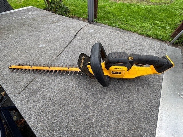 Foto 4 van Dewalt tuingereedschap set compleet