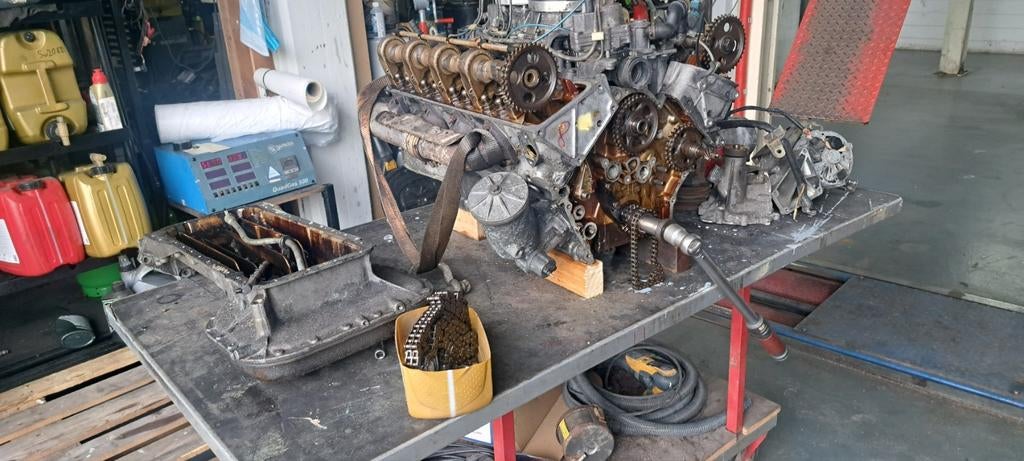 MERCEDES 380 SEC SE  MOTOR ONDERDELEN, Auto-onderdelen, Motor en Toebehoren, Ophalen of Verzenden, ., ., .