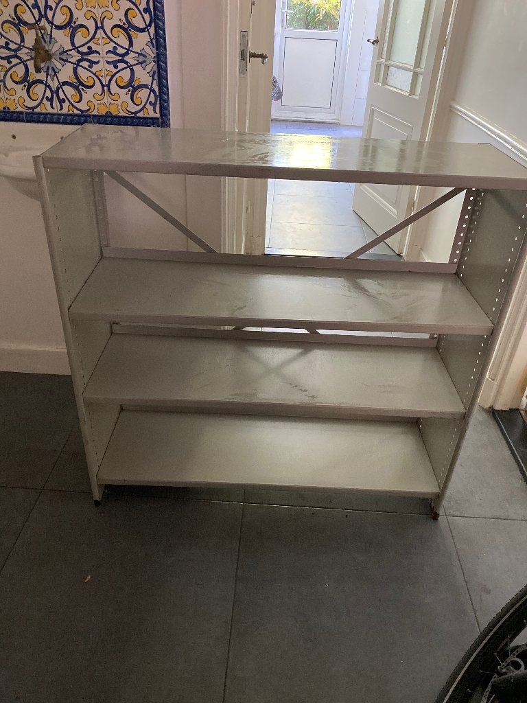 Lage, stalen stellingkast, Ophalen