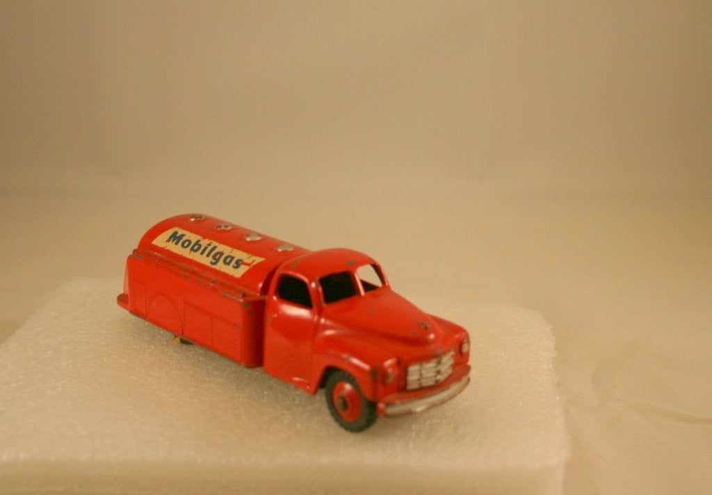 Dinky Toys England: Studebaker Mobilgas Tankwagen, Verzenden, Zo goed als nieuw, Auto, Dinky Toys