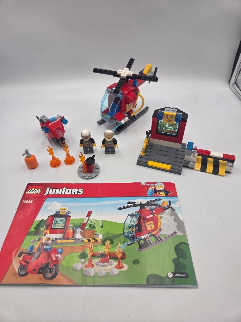 Lego Juniors 10685 Fire Suitcase, Kinderen en Baby's, Speelgoed | Duplo en Lego, Zo goed als nieuw, Lego, Complete set, Ophalen of Verzenden