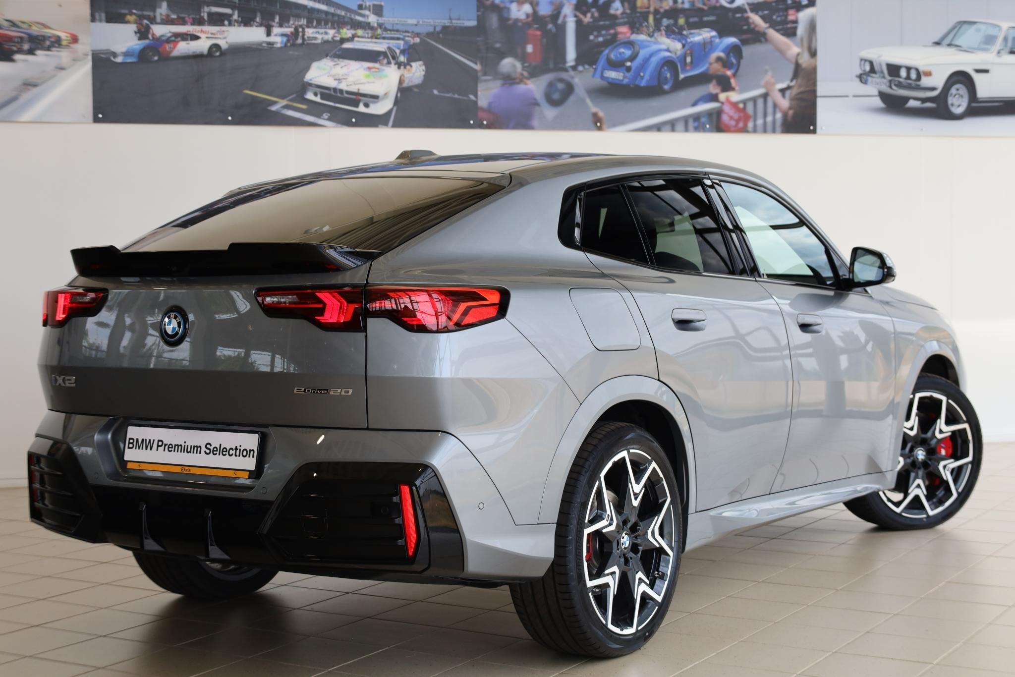 BMW iX2 eDrive20 | M Sport Pro | Panoramadak | Harman/Kardon, Auto's, BMW, IX2, Met garantie (alle), 204 pk, SUV of Terreinwagen