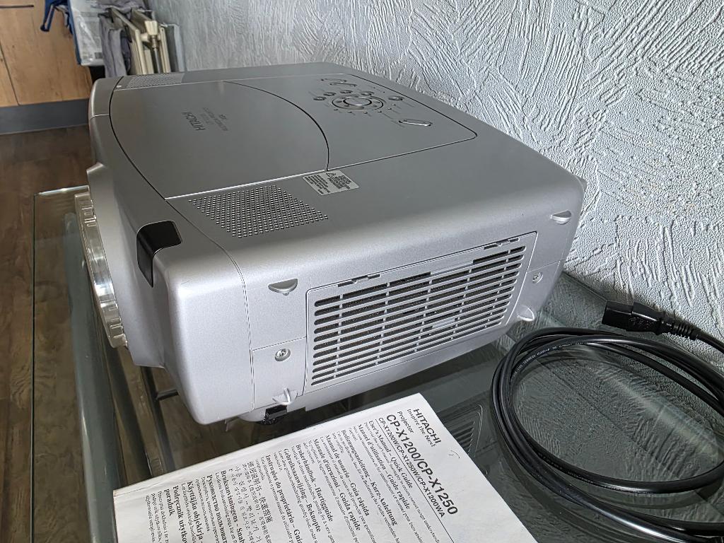 Hitachi CP-X1200 Evenementen Projector Beamer Multimedia, Gebruikt, Ophalen of Verzenden, LCD, Overige resoluties
