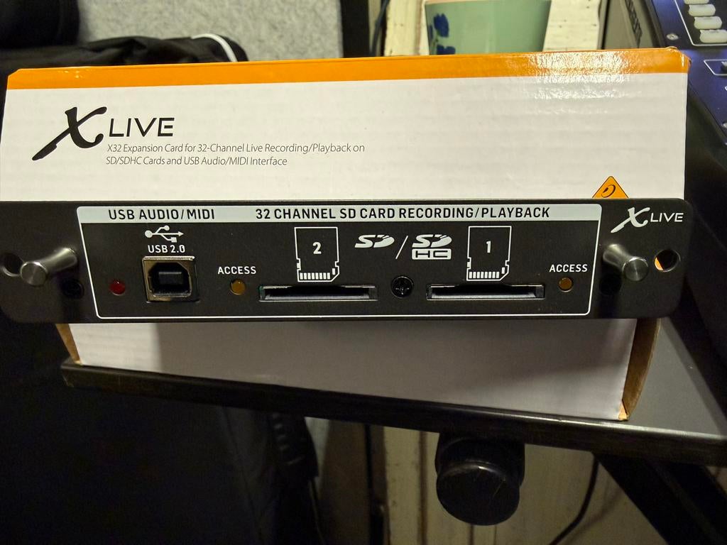 Behringer X-live 32ch SD recorderkaart voor X32/M32, Muziek en Instrumenten, Mengpanelen, Ophalen, Zo goed als nieuw