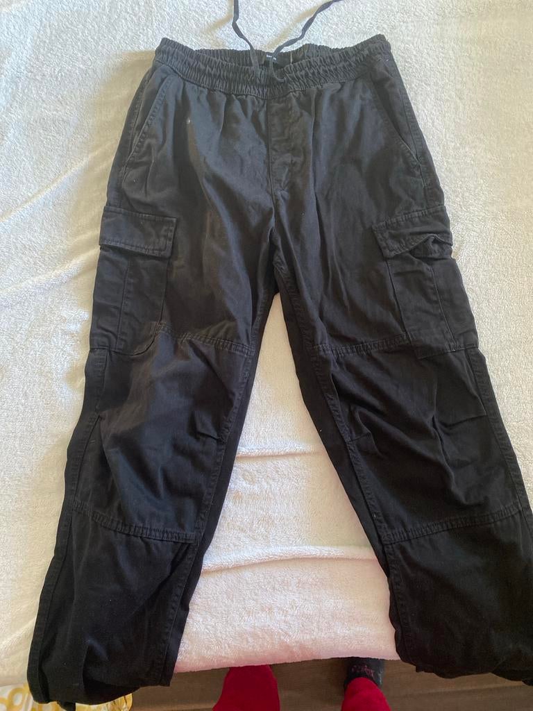 Bershka Zwarte Cargo Broek - Maat M, Ophalen of Verzenden, Zo goed als nieuw, Maat 48/50 (M), Zwart