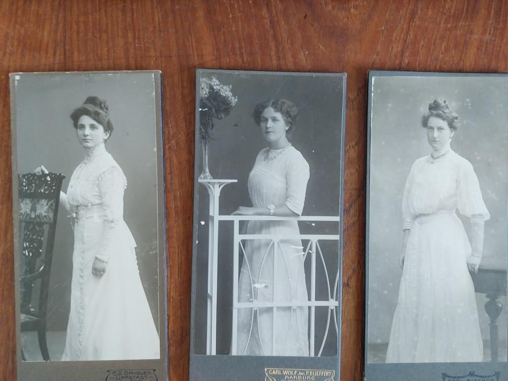 Oude Foto's van Duitse Dames in Witte Jurken Tante Brocante, Ophalen of Verzenden, Voor 1940, Gebruikt