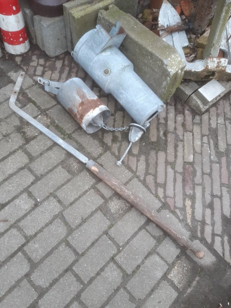 gierpomp , antiek ., Ophalen