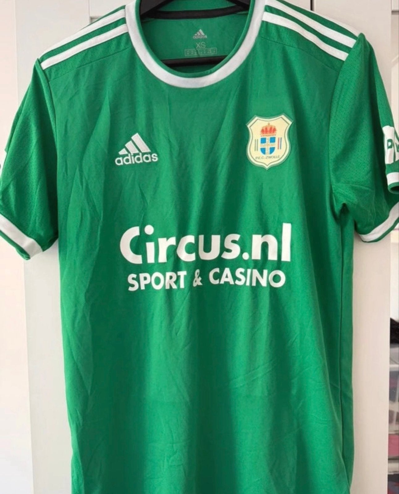 PEC Zwolle Limited Edition Bram van Polen Shirt - Nieuw, Nieuw, Ophalen of Verzenden, Voetbal, Groen