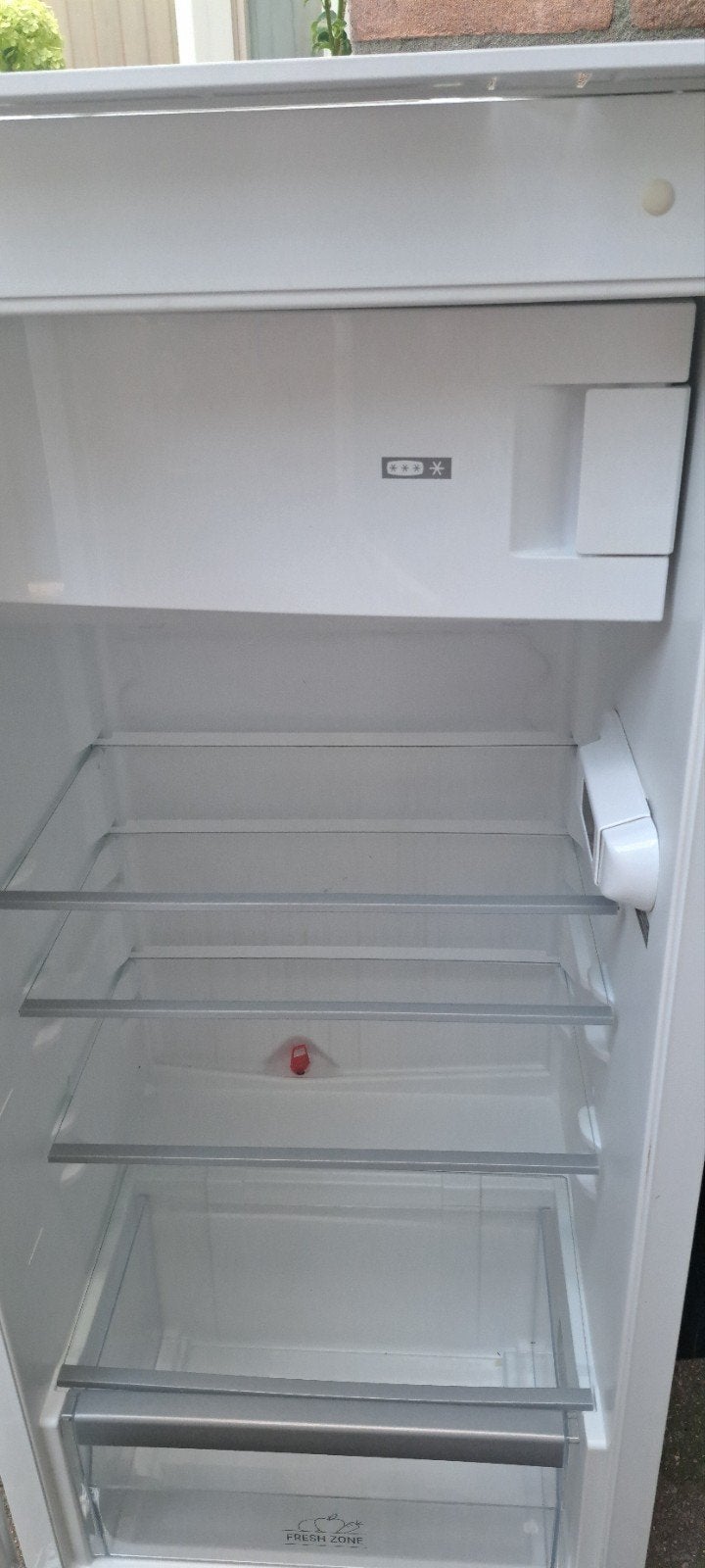 inbouw koelkast(bauknecht)van 1.22 meter, met vriesvak, Witgoed en Apparatuur, Ophalen, Zo goed als nieuw, Inbouw, Minder dan 60 cm