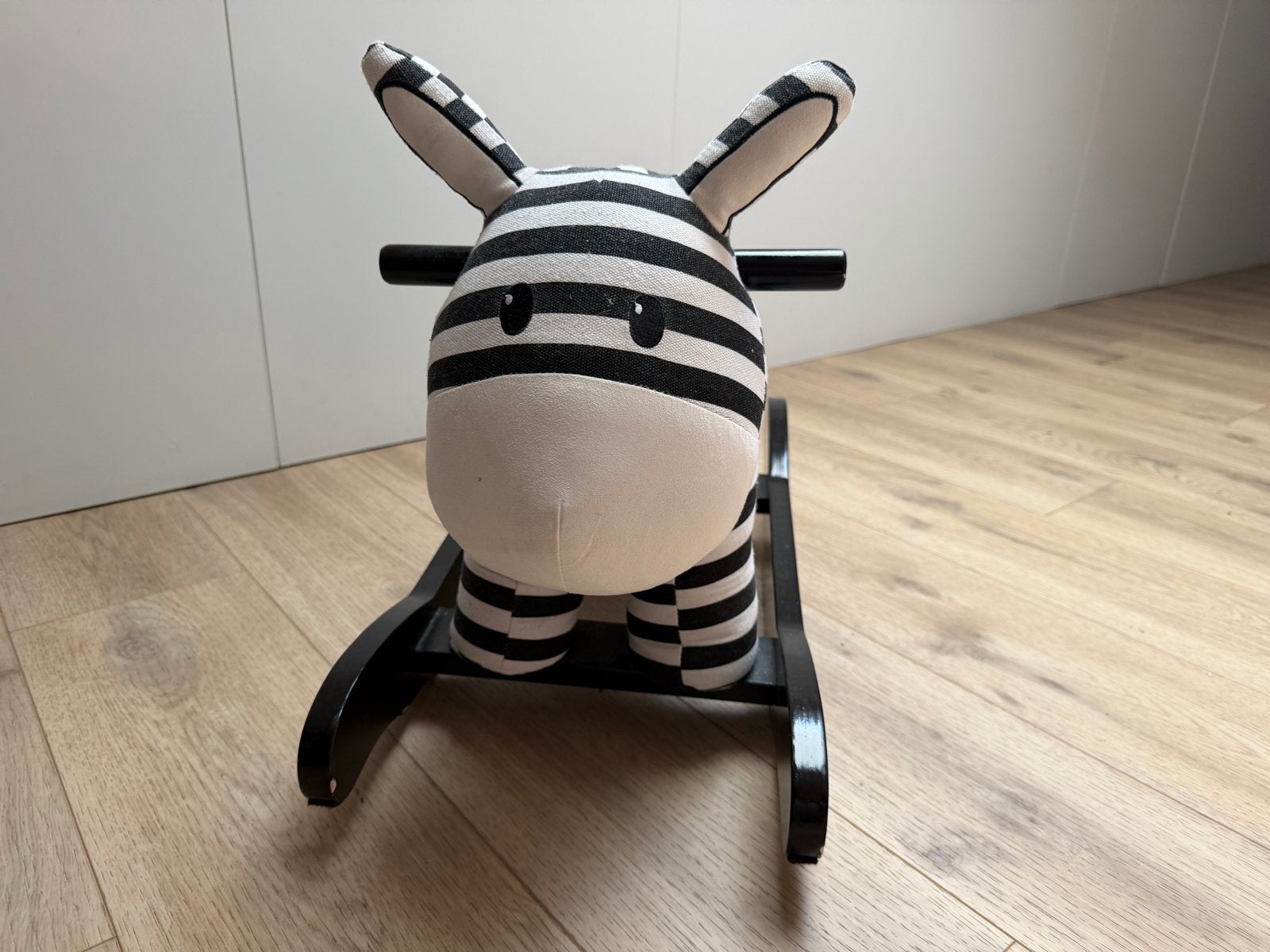 Schattige Zebra Schommelpaard voor Kinderen, Ophalen, Zo goed als nieuw, Jongen of Meisje