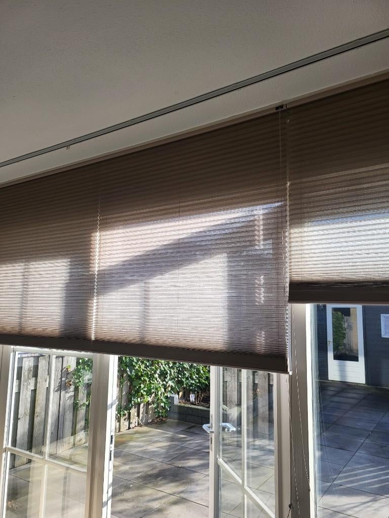 Luxaflex plisségordijnen taupe – complete set voor brede pui, Ophalen, Gebruikt, 200 cm of meer, 200 cm of meer