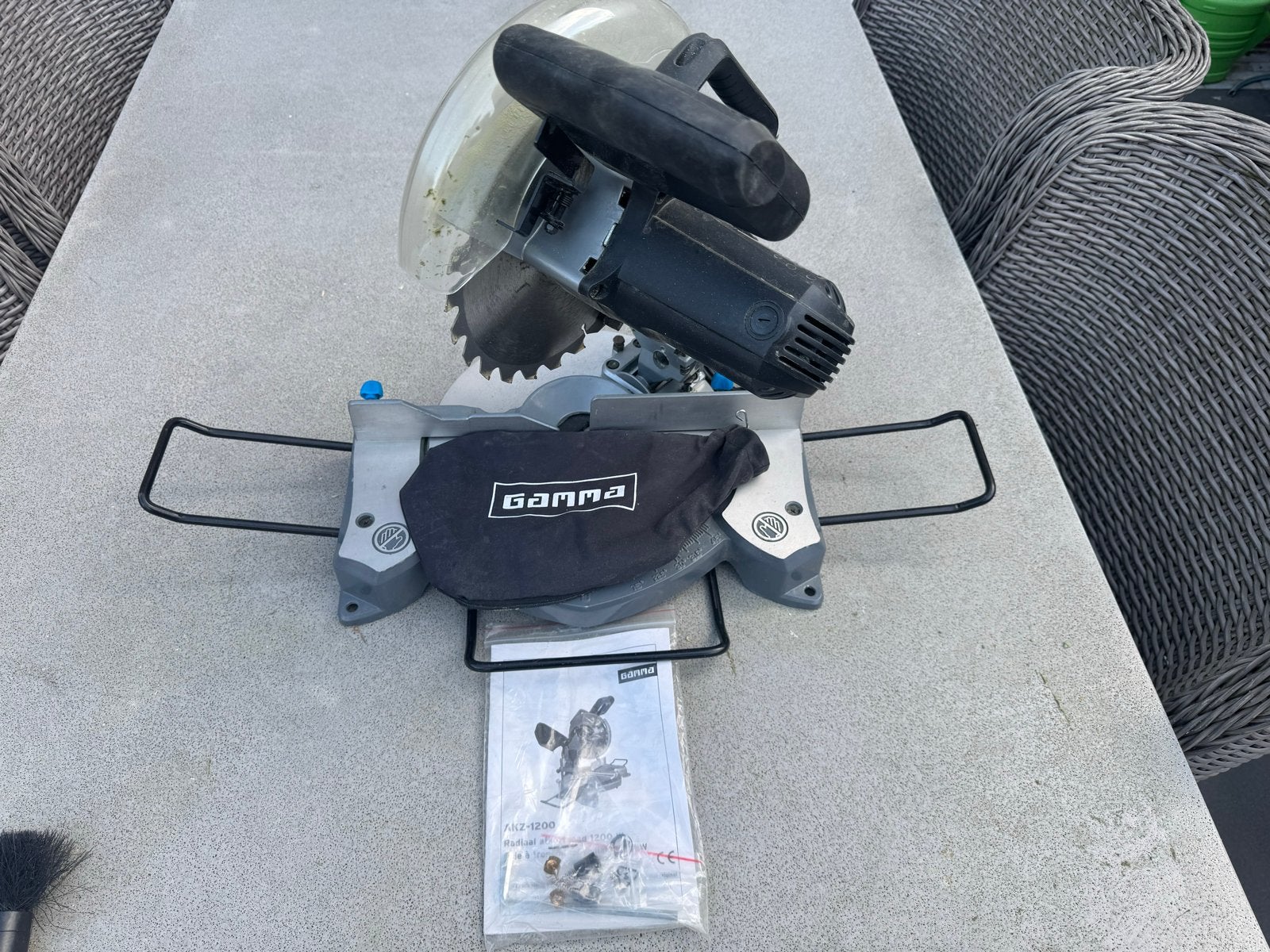 GAMMA Afkortzaag AKZ-1200 - Zo goed als nieuw!, 70 mm of meer, Ophalen of Verzenden, Zo goed als nieuw, Afkortzaag