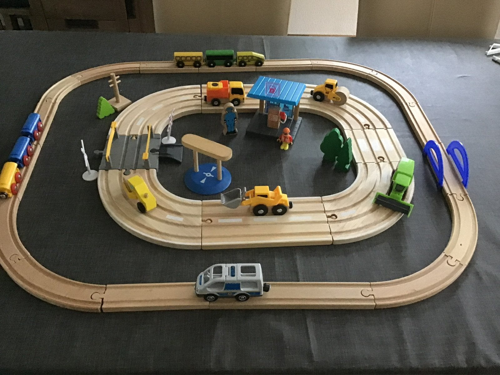 Houten trein plus autobaan, benzine station e.d., Ophalen of Verzenden