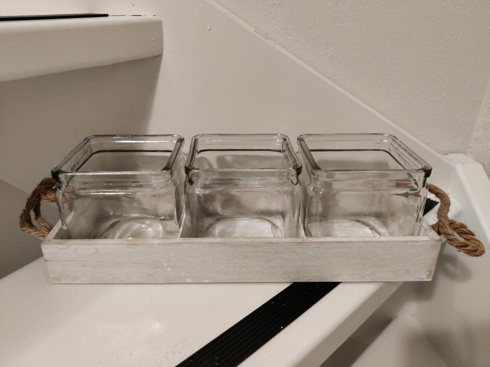 Houten tray met drie glazen bakjes, Ophalen of Verzenden, Gebruikt, Glas
