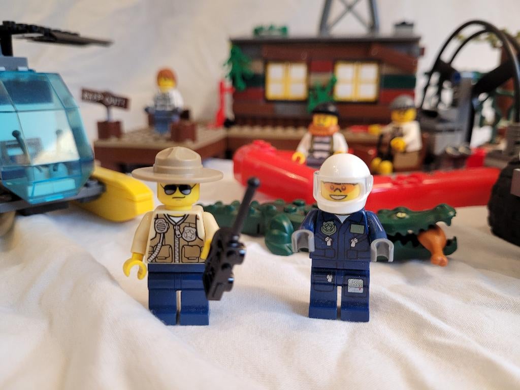 Lego politie en boeven - boevenschuilplaats 60068, Gebruikt, Lego, Ophalen of Verzenden, Compleet