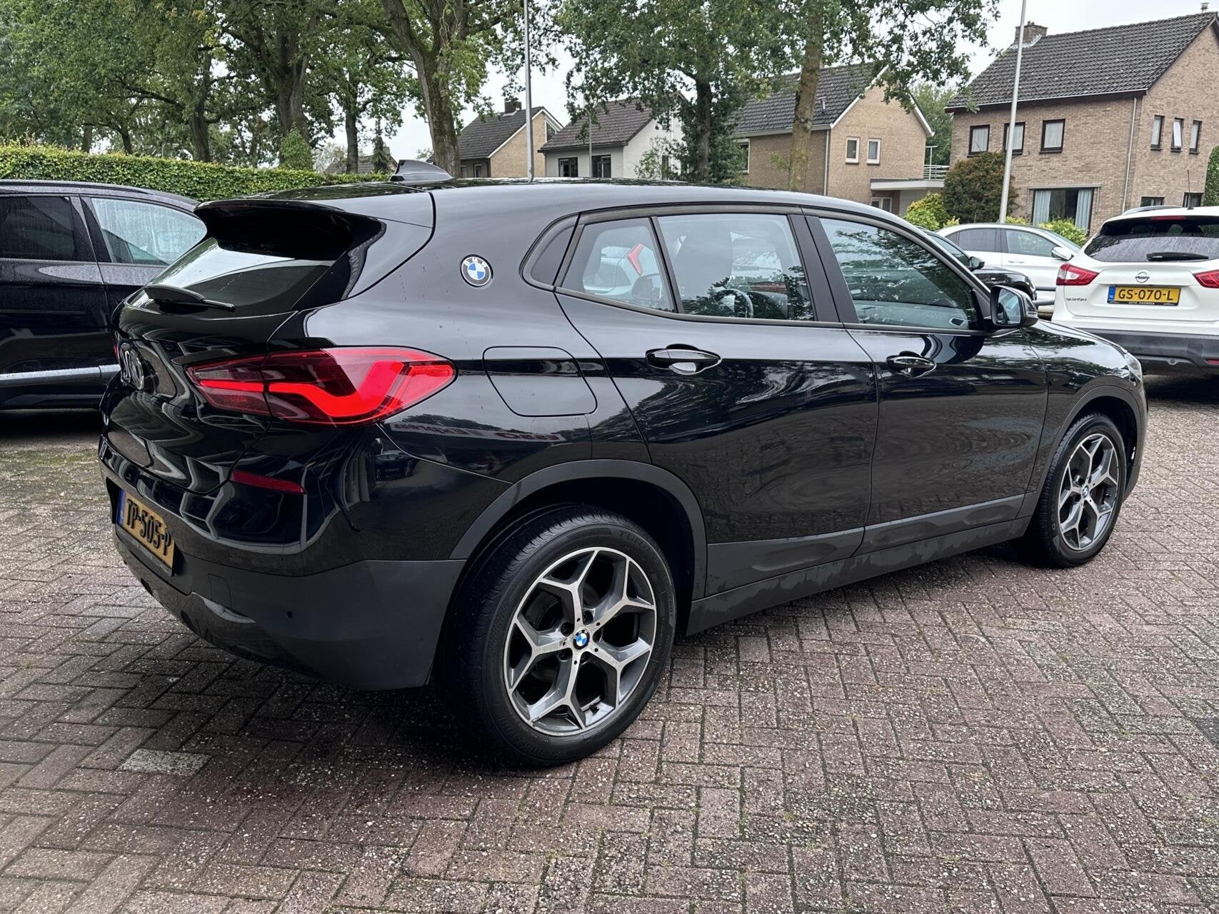 BMW X2 sDrive18i Led, Climat, Cruise, Navi, Pdc, LM.., Gebruikt, Euro 6, Met garantie (alle), Zwart