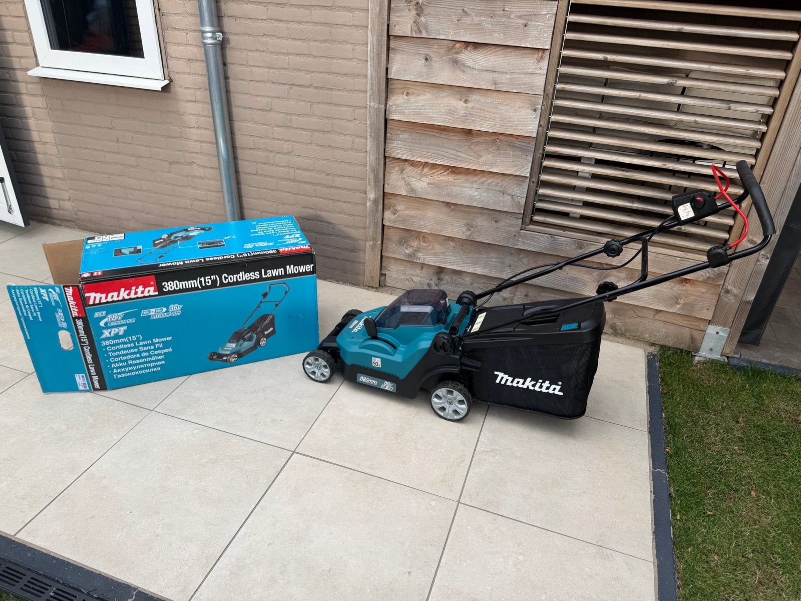 Makita DLM382 Accu Grasmaaier 380mm - Zo goed als nieuw, Tuin en Terras, Grasmaaiers, Ophalen, Cirkelmaaier, Accu-grasmaaier, Zo goed als nieuw